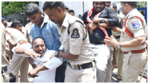 ప్రైవేట్ స్కూల్స్ అడ్డగోలు ఫీజులుపై స్కూల్ ఎడ్యుకేషన్ ఆఫీస్‌ను ముట్టడించిన AISF
