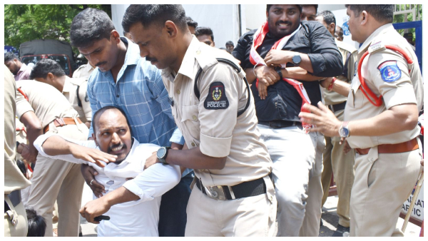 ప్రైవేట్ స్కూల్స్ అడ్డగోలు ఫీజులుపై స్కూల్ ఎడ్యుకేషన్ ఆఫీస్‌ను ముట్టడించిన AISF
