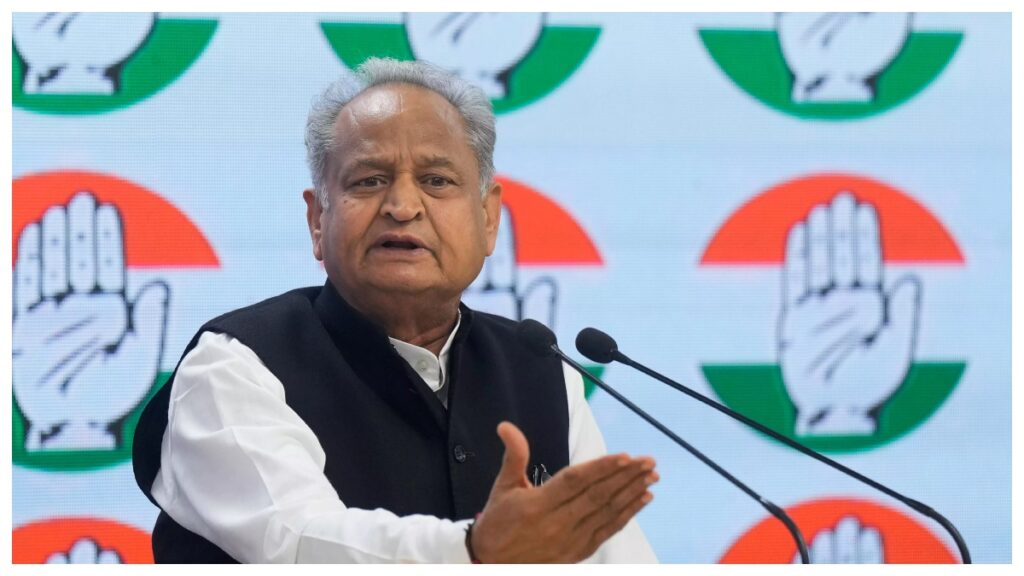 ఎంపీలు, ఎమ్మెల్యేలను సంతలో పశువుల్లా కొంటున్నారు.. దేశ రాజకీయాలపై మాజీ సీఎం అశోక్ గెహ్లాట్ సంచలన వ్యాఖ్యలు..