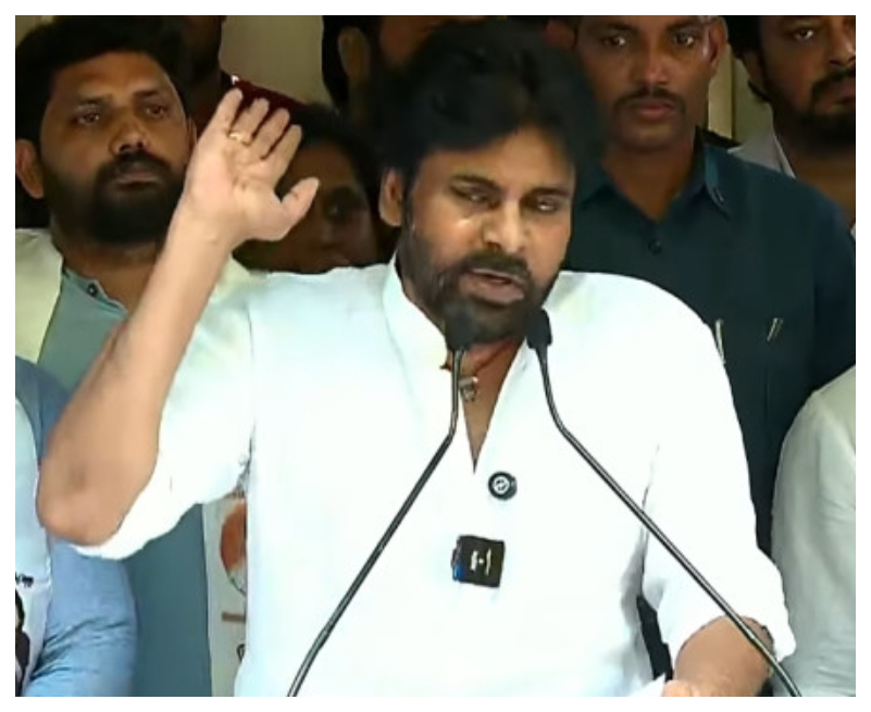ఆంధ్రాలోనే సీఎం అయ్యే దిక్కులేదు… ఇక తెలంగాణలో ముఖ్యమంత్రిని అవుతానా?: పవన్ కల్యాణ్
