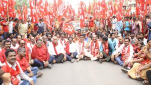 పేదల ఇళ్ళ కూల్చివేతలపై వామపక్షాల కన్నెర్ర