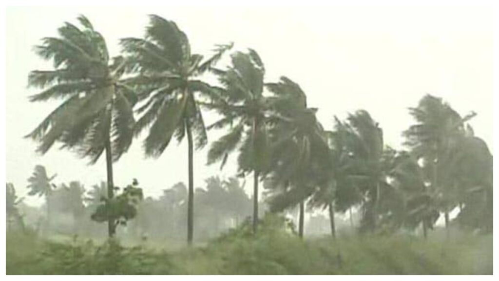 Telugu States Weather Tomorrow: తెలుగు రాష్ట్రాల్లో రేపటి వాతావరణం.. మేఘావృతంతో పాటు చిరు జల్లుల కురిసే అవకాశం..