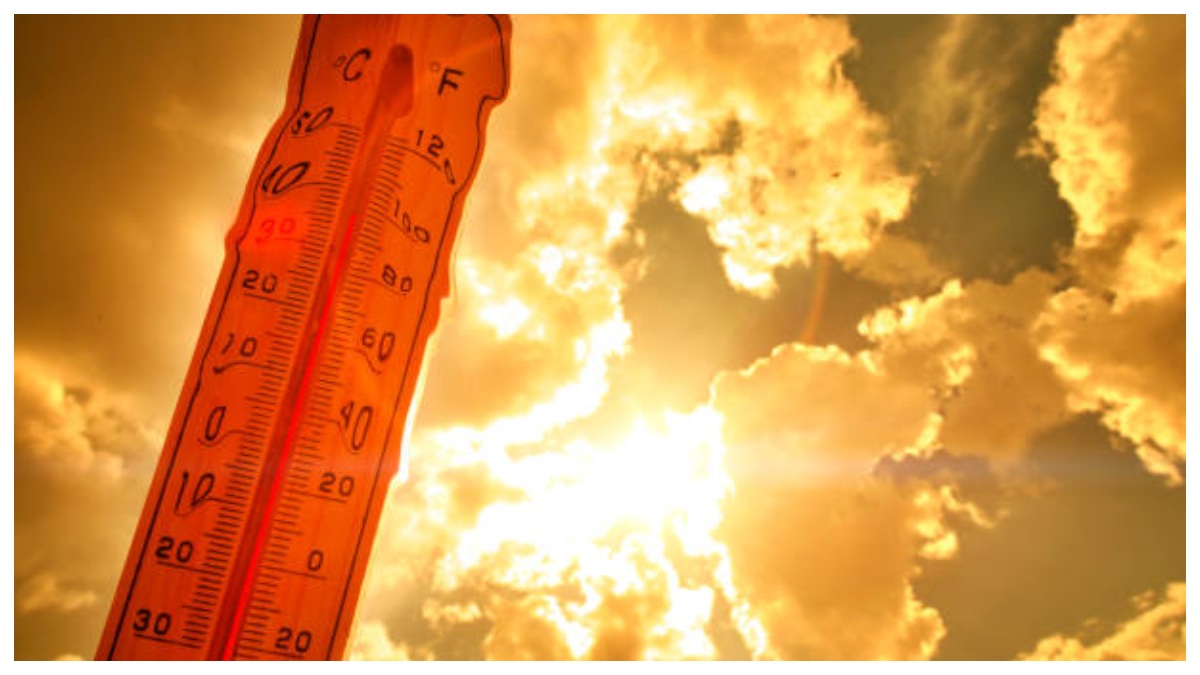 Europe Heatwave: యూరప్‌ హీట్‌వేవ్.. నిప్పుల కొలిమి దెబ్బకు 12 వేల మంది మృతి.. వేడి గాలులు తట్టుకోలేక అల్లాడిపోతున్న ప్రజలు..
