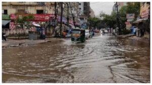 Hyderabad Weather: హైదరాబాద్‌లో భారీ వర్షం.. పలు ఏరియాల్లో ఈదురుగాలులతో దంచికొట్టిన వాన.. బంగాళాఖాతంలో అల్పపీడనంతో తెలుగు రాష్ట్రాలకు బిగ్ అలర్ట్..