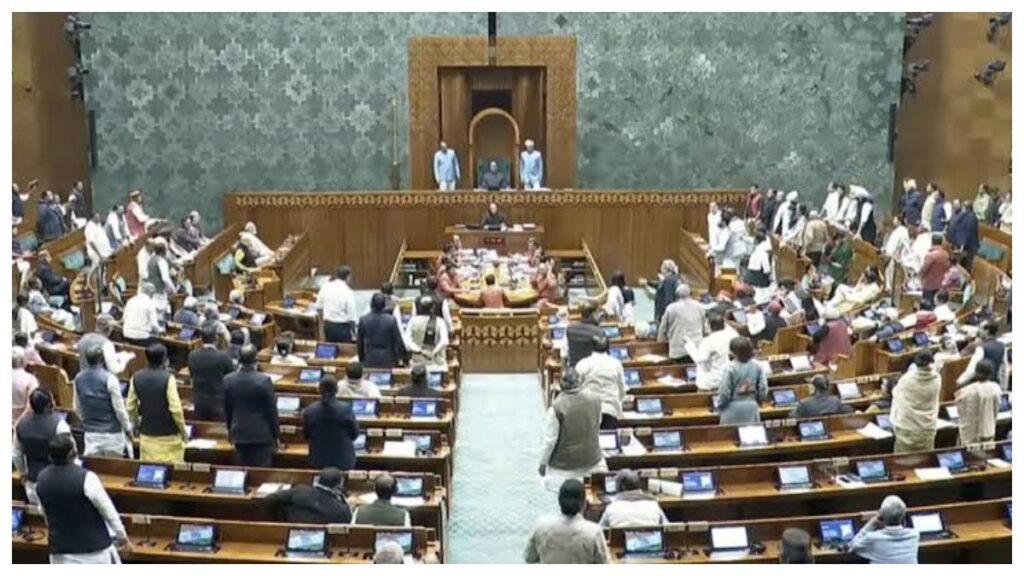 నిరసనలు.. వాయిదాల మధ్య బిల్లులు పాస్…పార్లమెంట్ ఉభయసభల్లోనూ ఇదే తంతు