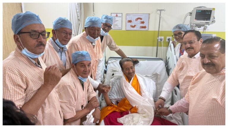 Sonam Wangchuk: 26 రోజుల తర్వాత నిరాహార దీక్ష విరమించిన సోనం వాంగ్‌చుక్..కేంద్ర మంత్రులతో చర్చల తర్వాత కీలక నిర్ణయం