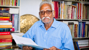 కాలంతో పాటు మారేదే సాహిత్యం