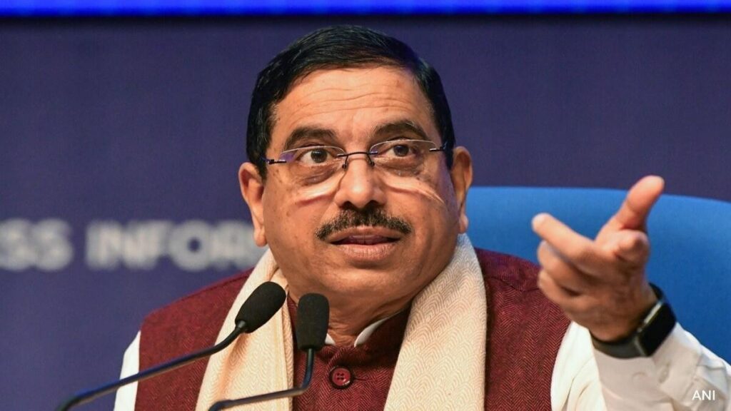 Prahlad Joshi: ధర్మేంధ్ర ప్రధాన్ స్థానంలో కేంద్ర విద్యాశాఖ బాధ్యతలు ప్రహ్లాద్ జోషికి అప్పగింత.. 
