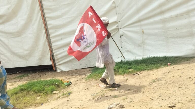 CPI Mega Rally: బదలావ్ జరూరీ హై ఫోటోలు ఇవిగో.. రేపు ఢిల్లీలో భారీ ర్యాలీ చేపట్టనున్న సీపీఐ.. వేలాదిగా తరలివస్తున్న ప్రజలు..