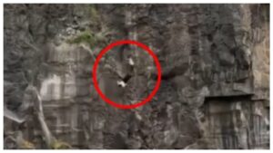 Family Tragedy at Cliff: ఐఫోన్ ఈఎంఐ గొడవ.. కొడుకుతో పాటు తండ్రి కొండపై నుంచి..తట్టుకోలేక తల్లి కూడా అదే కొండపై నుంచి..విషాదకర వీడియో ఇదిగో..