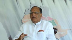 Gutta Sukhender Reddy: గీత దాటితే వెంటనే వేటు వేయాలి.. లేకపోతే కాంగ్రెస్‌కే నష్టం: గుత్తా సుఖేందర్‌రెడ్డి