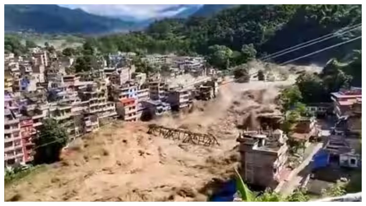 Nepal Flash Floods: నేపాల్‌లో భారీ వరద బీభత్సం.. 105 మంది భారతీయులు, 37 మంది NRIs గల్లంతు..అప్రమత్తమైన భారత్