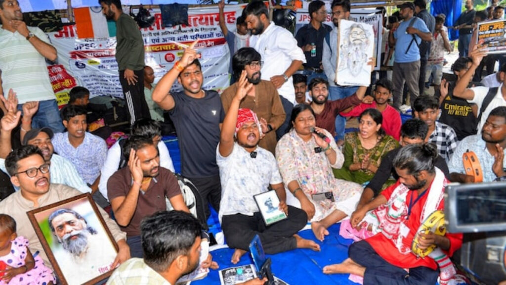 Jharkhand Paper Leak: డిమాండ్లు నెరవేరే వరకు వెనక్కి తగ్గం.. ప్రభుత్వంతో చర్చలు విఫలం
