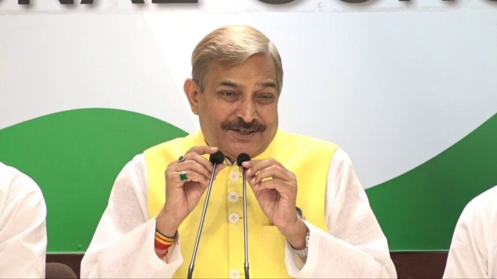చందా చోరులంతా బీజేపీలోనే ఉన్నారు…అయోధ్య మందిరంపై యూపీ నేత హాట్ కామెంట్స్
