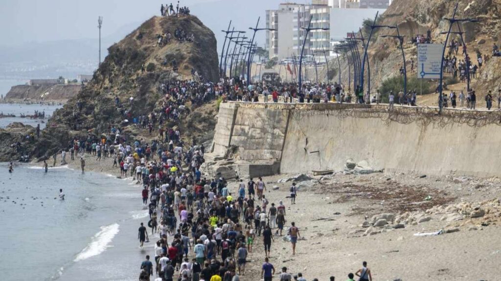 Spain Migrant Crisis: మొరాకో నుంచి 60 వేల మంది సరిహద్దు దాటేందుకు యత్నం.. 67 మంది మృతి! సరిహద్దుల్లో భారీ గోడ నిర్మించనున్న స్పెయిన్!