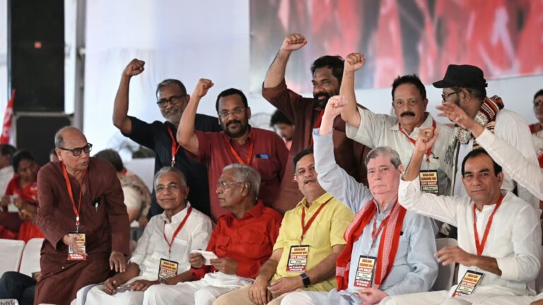 Badlav Zaroori Hai Rally Photos: నరేంద్ర మోదీ ప్రభుత్వ ప్రజావ్యతిరేక విధానాలపై సీపీఐ గర్జన.. బద్లావ్ జరూరీ బహిరంగ సభ సక్సెస్.. ఫోటోలివిగో..