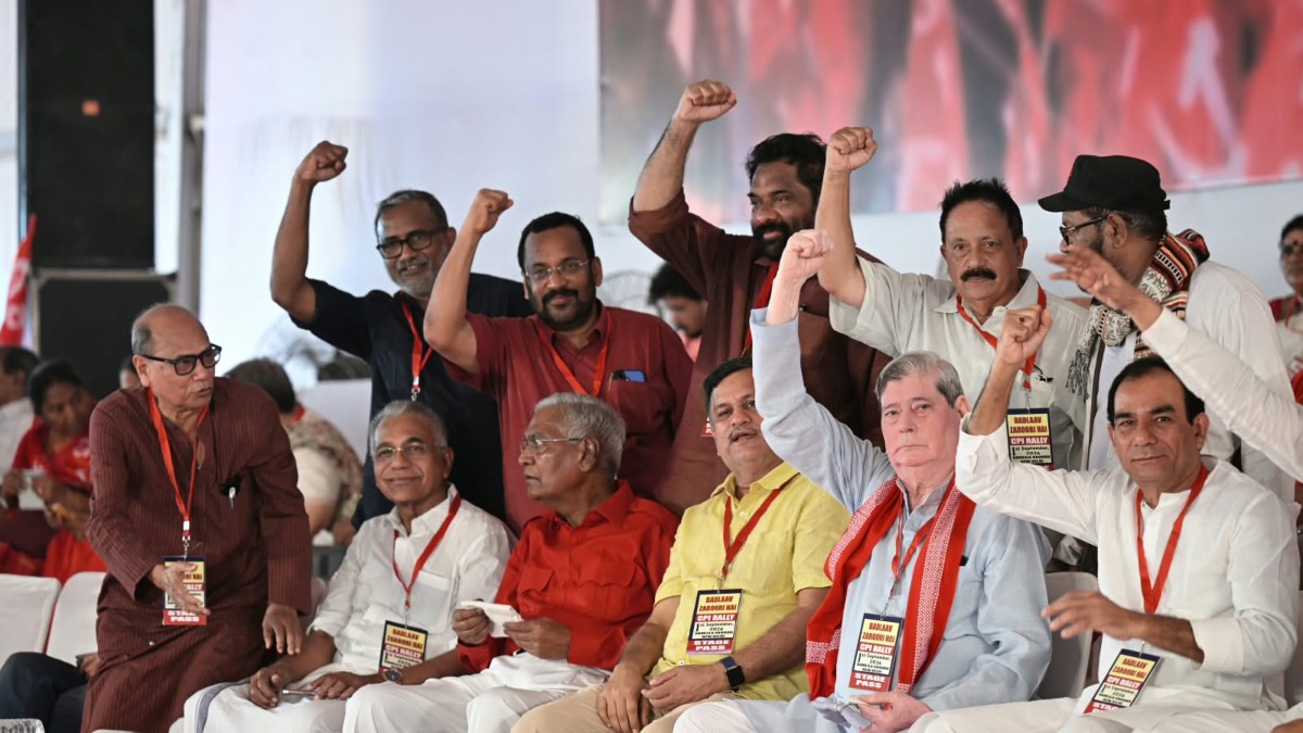 Badlav Zaroori Hai Rally Photos: నరేంద్ర మోదీ ప్రభుత్వ ప్రజావ్యతిరేక విధానాలపై సీపీఐ గర్జన.. బద్లావ్ జరూరీ బహిరంగ సభ సక్సెస్.. ఫోటోలివిగో..