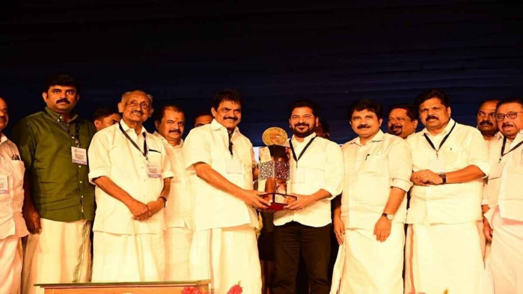 CM Revanth Reddy: సీఎం రేవంత్‌రెడ్డికి ‘బెస్ట్ పబ్లిక్ సర్వెంట్-2026’ అవార్డు.. కేరళలో ఘన సత్కారం