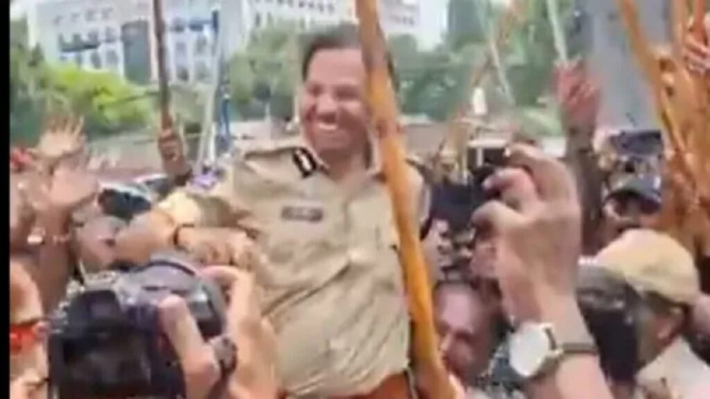 CP Sajjanar Dance Video: సజ్జనార్ డ్యాన్స్ వీడియో సోషల్ మీడియాలో వైరల్.. ది ప్యారడైజ్ సినిమాలోని ఆయా షేర్ పాటకు హైదరాబాద్ పోలీస్ కమిషనర్ చిందులు..