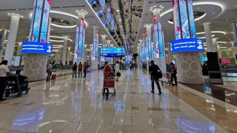 Dubai Travel Update: దుబాయ్ విమాన ప్రయాణికులకు శుభవార్త.. మొబైల్‌తోనే ఎంట్రీ, ఎగ్జిట్.. కేవలం 15 సెకన్లలో ఇమ్మిగ్రేషన్ పూర్తి