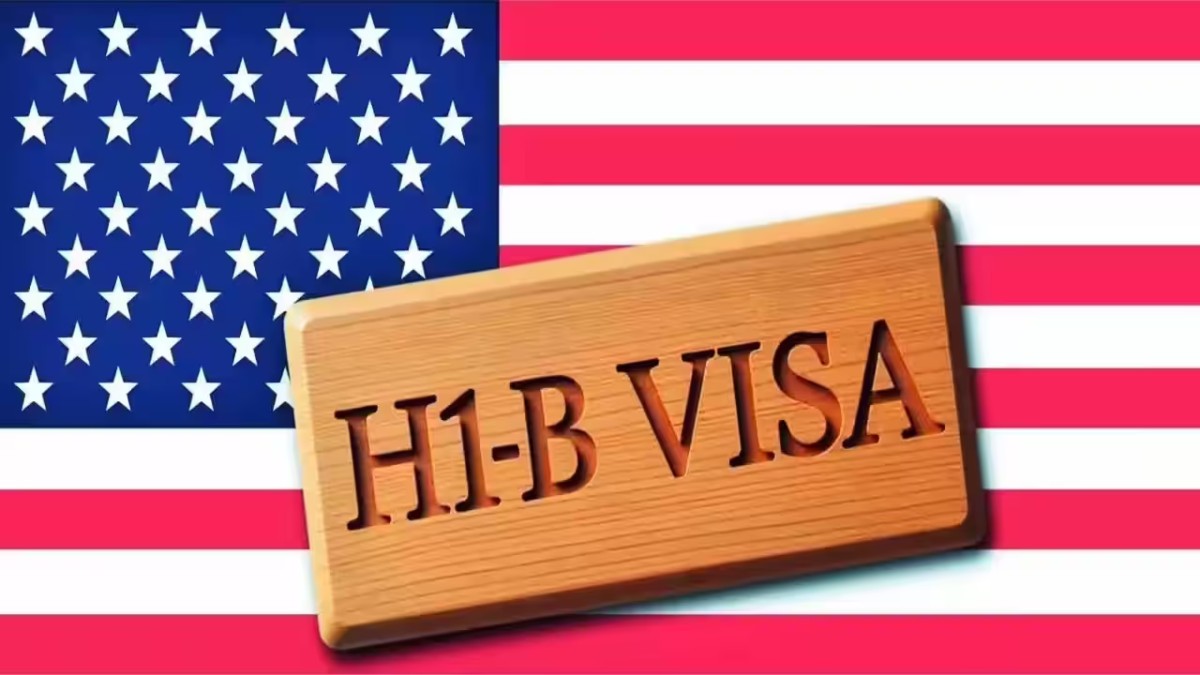 US H-1B Rules: అమెరికాలో ఉద్యోగం పోతే వెంటనే దేశం విడిచి వెళ్లిపోవాల్సిందే.. 60 రోజుల గ్రేస్ పీరియడ్ ఎత్తివేసే యోచనలో ట్రంప్ సర్కారు..