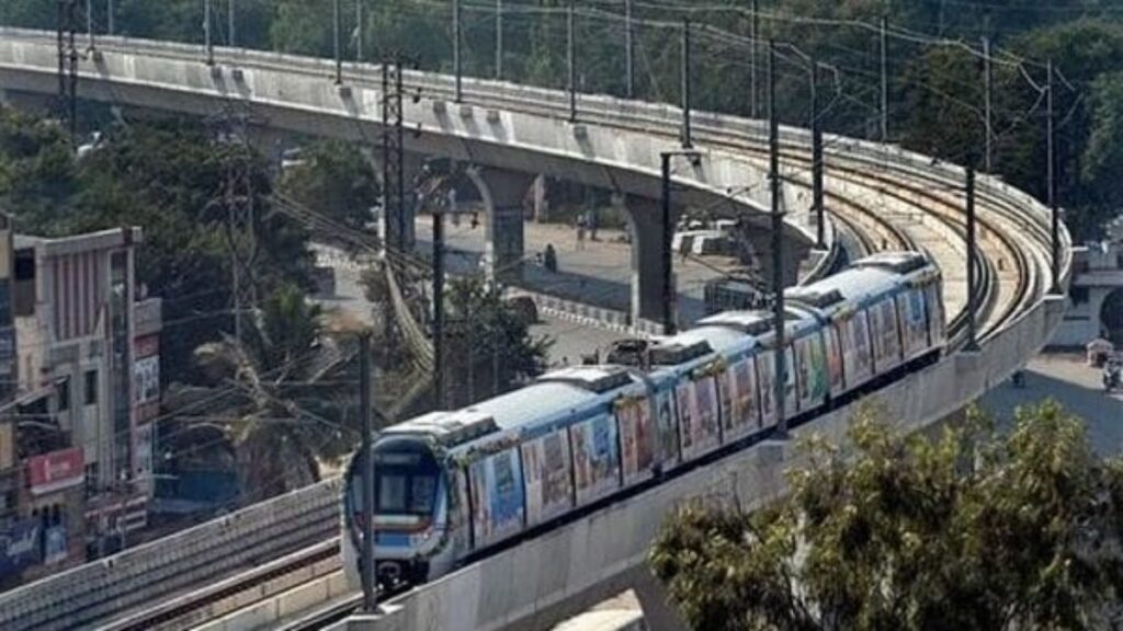 Hyderabad Metro Takeover: హైదరాబాద్ మెట్రో స్వాధీనం విషయంలో సర్కార్‌కు కొత్త చిక్కు.. రూ.13,600 కోట్ల రుణాలే కీలకం