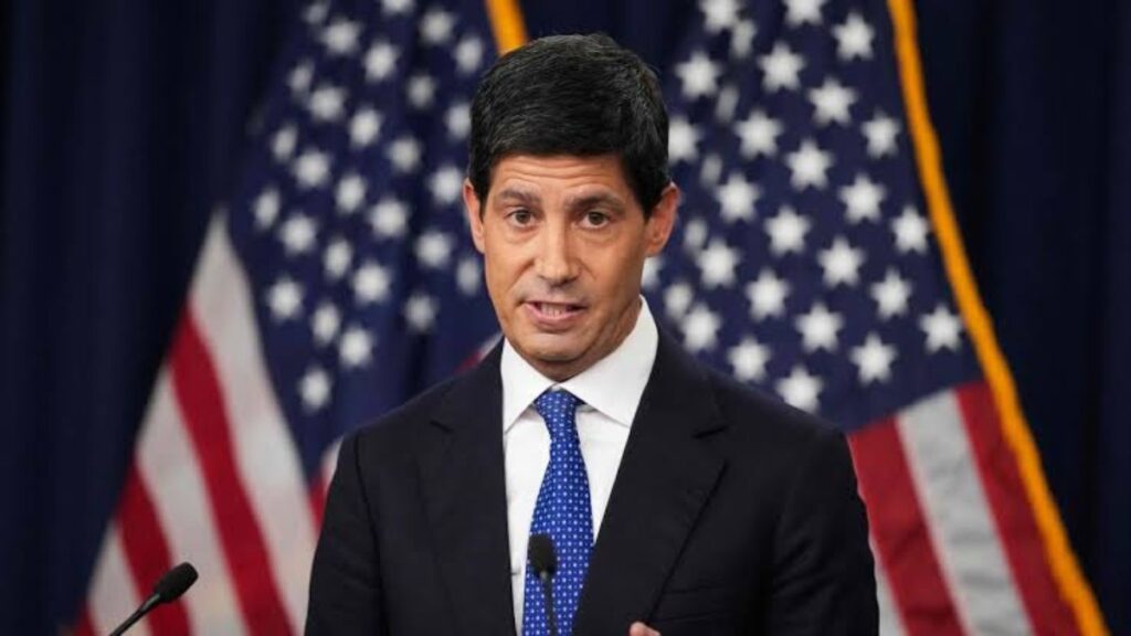 US Fed Rate Hike: అర్థరాత్రి యూఎస్ ఫెడ్ కీలక నిర్ణయం.. వడ్డీ రేట్లు 25 బేసిస్ పాయింట్లు పెంపు.. మరోసారి పెంపునకు సంకేతాలు..