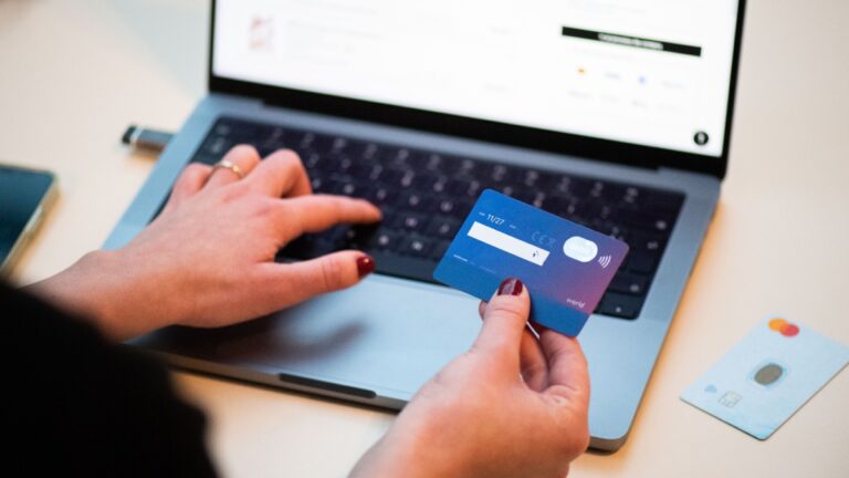New E-Commerce Rules: ఆన్‌లైన్ షాపింగ్‌కు కొత్త రూల్స్.. డిస్కౌంట్ చూసి వెంటనే కొంటే బుక్కయినట్లే..