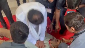 Telangana Assembly Tragedy: వీడియో ఇదిగో.. అసెంబ్లీలో ఒక్కసారిగా కుప్పకూలిన అధికారి.. వెంటనే CPR చేసిన మంత్రి వాకిటి శ్రీహరి..