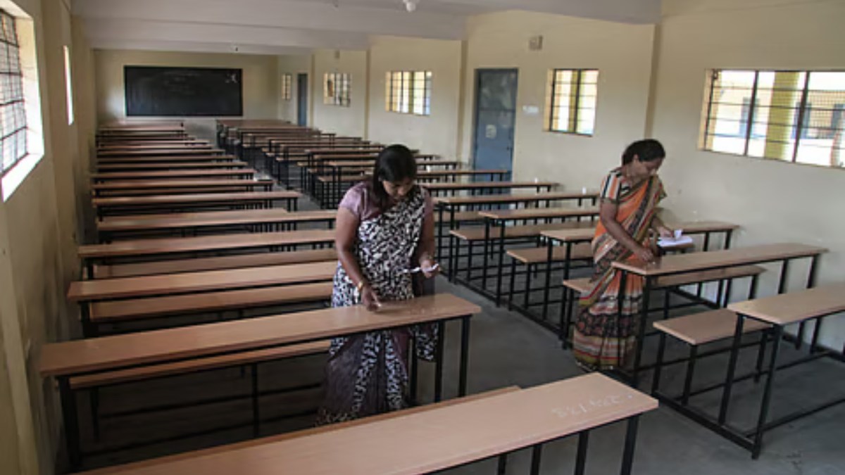 Telangana Degree Colleges: తెలంగాణలో ఐదేళ్లలో 335 కాలేజీలు మూసివేత.. ఖాళీగా మిగిలిన లక్షల సీట్లు..