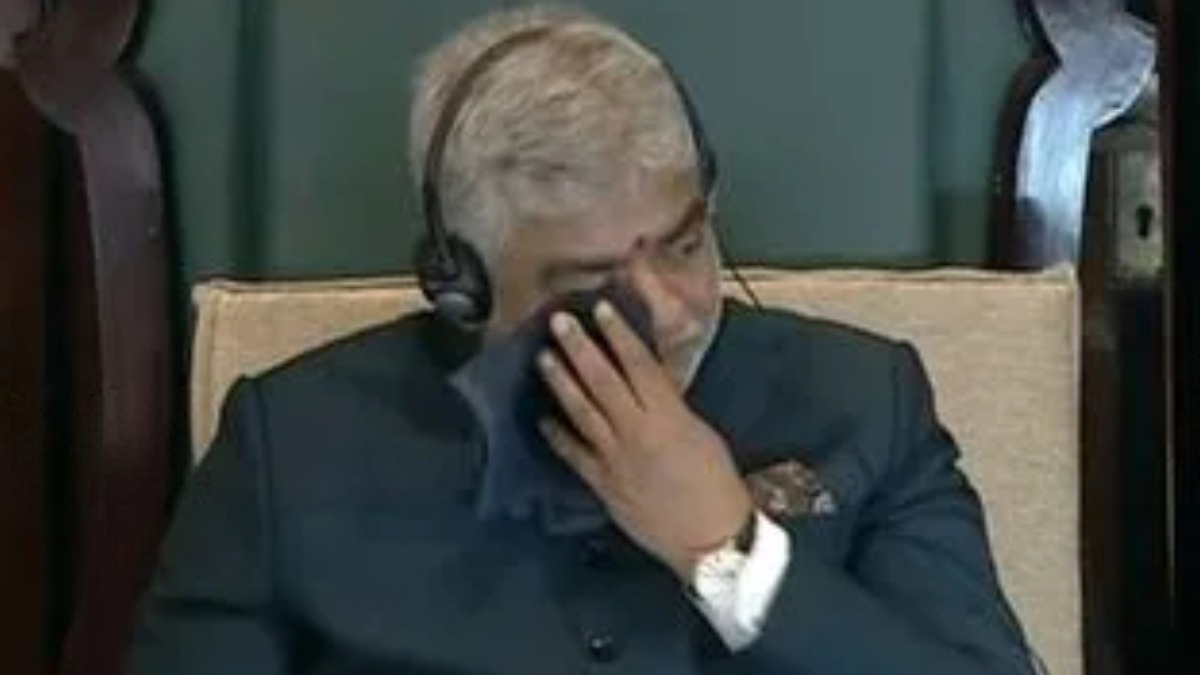 స్పీకర్‌పై అనుచిత వ్యాఖ్యలు