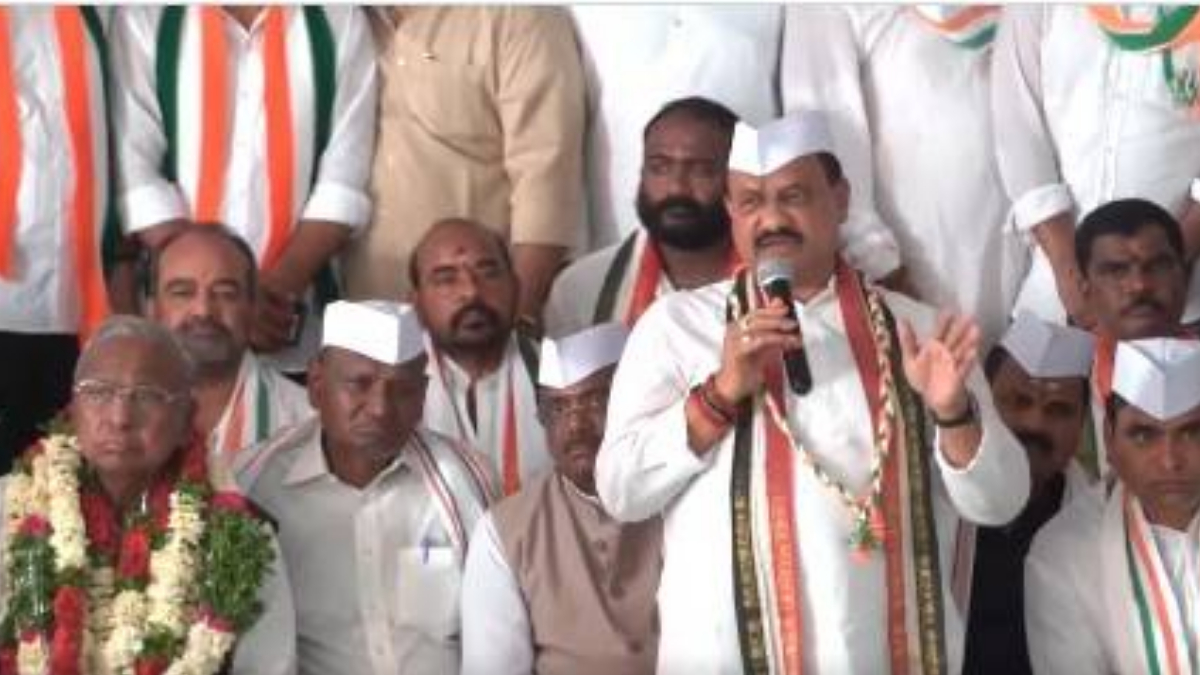 Congress At DharnaChowk: కేసీఆర్ సభకు ఎందుకు రావడం లేదు..కొడుకు, అల్లుడు అడ్డుకుంటున్నారా? పీసీసీ అధ్యక్షుడు మహేష్ కుమార్ గౌడ్ ధ్వజం..(Video)