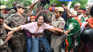 Delhi Protests Intensify: జంతర్ మంతర్ హమారా హై.. ఢిల్లీలో AISF, AIYF నిరసనల హోరు.. కుండపోత వర్షాన్ని లెక్కచేయకుండా తిరంగా మార్చ్..