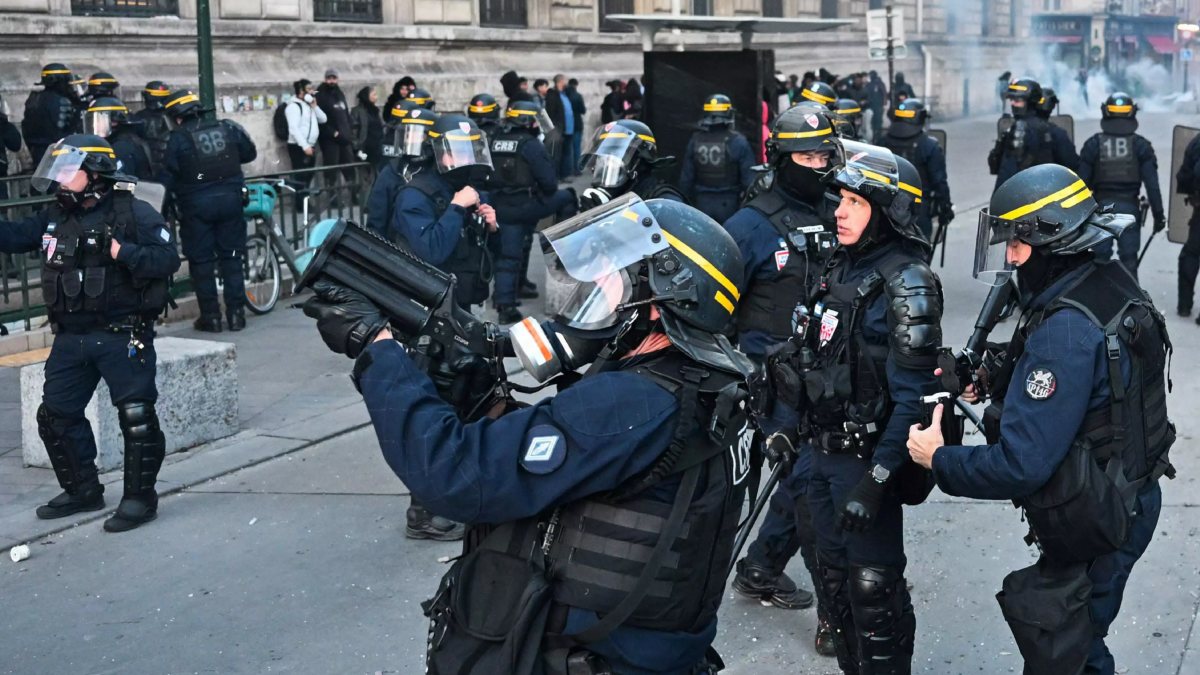 France Riots: ఫ్రాన్స్‌ను కుదిపేస్తున్న అల్లర్లకు కారణమేంటి.. హోంమంత్రి రాజీనామాను అధ్యక్షుడు మాక్రాన్ ఎందుకు తిరస్కరించారు..