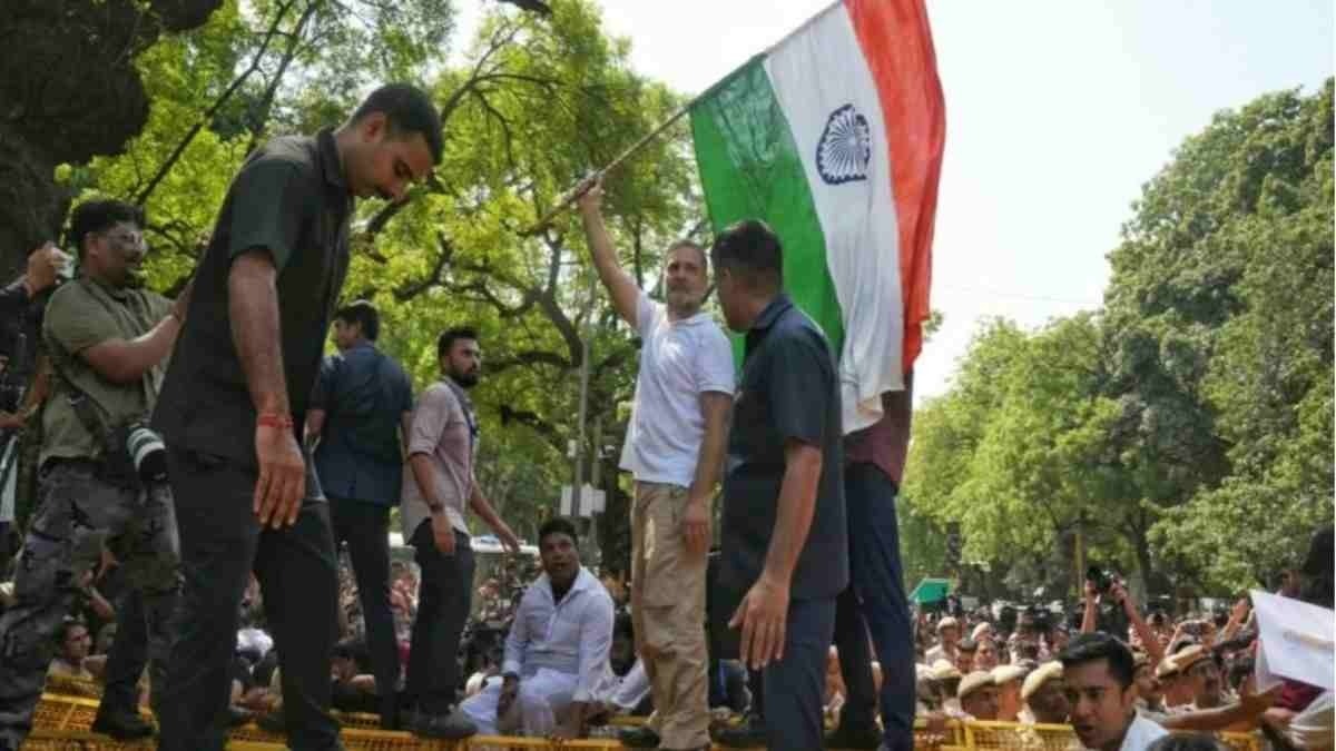 ఇండియా బ్లాక్ మార్చ్: రాహుల్ గాంధీ, ప్రియాంక గాంధీ సహా పలువురు నేతలు అదుపులోకి