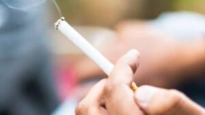 Passive Smoking in India: మీరు స్మోకింగ్ చేయకపోయినా ప్రమాదమే.. భారత్‌లో నాన్-స్మోకర్లకు పొంచి ఉన్న ముప్పు.. పాసివ్ స్మోకింగ్ పంజాతో ఏటా 3.25 లక్షల మంది బలి!