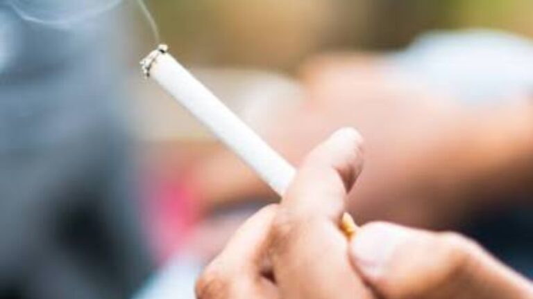 Passive Smoking in India: మీరు స్మోకింగ్ చేయకపోయినా ప్రమాదమే.. భారత్‌లో నాన్-స్మోకర్లకు పొంచి ఉన్న ముప్పు.. పాసివ్ స్మోకింగ్ పంజాతో ఏటా 3.25 లక్షల మంది బలి!
