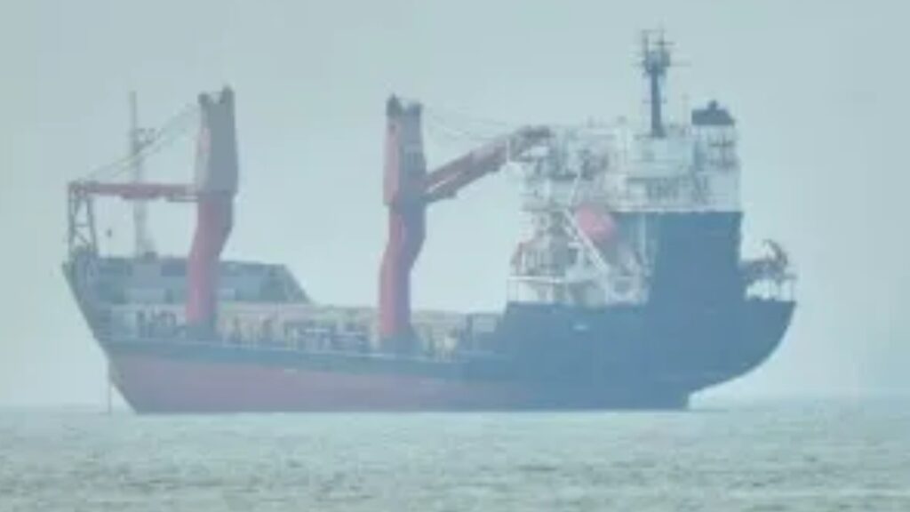 Strait of Hormuz Attack: హార్ముజ్ జలసంధిలో ఆయిల్ ట్యాంకర్‌పై లింపెట్ మైన్స్ దాడి.. 27 మంది భారతీయ నావికులు సురక్షితం