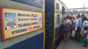 Telangana Express Turns 50: తెలంగాణ ఎక్స్‌ప్రెస్‌కు 50 ఏళ్లు.. ఆంధ్రప్రదేశ్ ఎక్స్‌ప్రెస్ నుంచి తెలంగాణ ఎక్స్‌ప్రెస్ దాకా .. ఐదు దశాబ్దాల ప్రస్థానం..