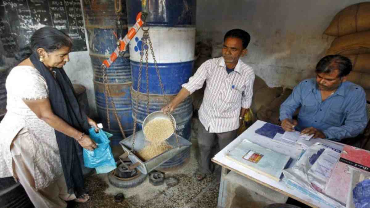 Telangana Ration Shops: తెలంగాణలో మళ్లీ ‘అమ్మహస్తం’ పథకం? పేదలకు రేషన్ షాపుల ద్వారా నిత్యావసర సరుకులు!