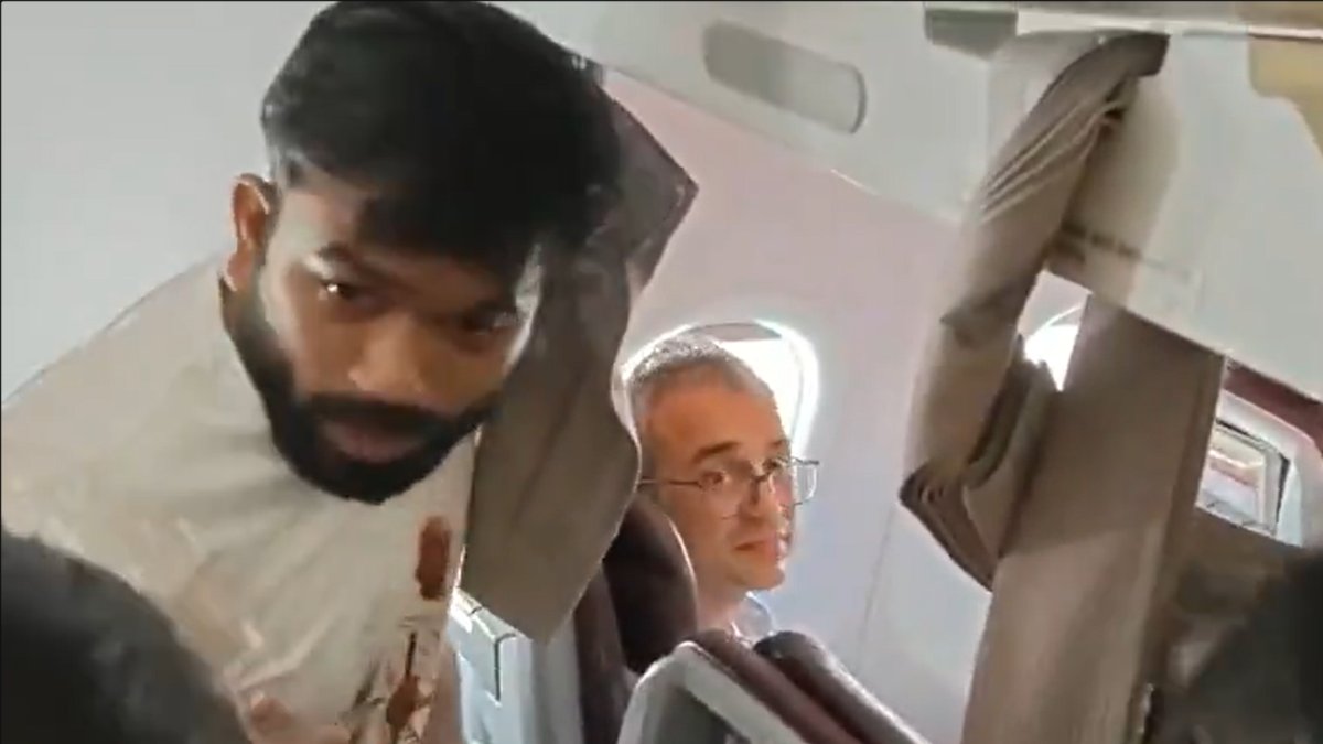 CJP Protest in Delhi: విమానంలోనే అభిజిత్ దీప్కే అరెస్టు..CJP నిరసనలతో ఢిల్లీలో హై అలర్ట్.. 500 మందిని అదుపులోకి తీసుకున్న పోలీసులు