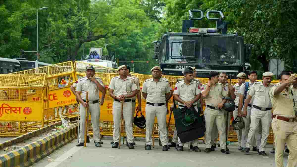 CJP Protest: జంతర్‌ మంతర్‌ 2.0పై ఢిల్లీ దిగ్బంధనం.. 38 రైళ్లు రద్దు, 57 మెట్రో స్టేషన్లపై ఆంక్షలు!